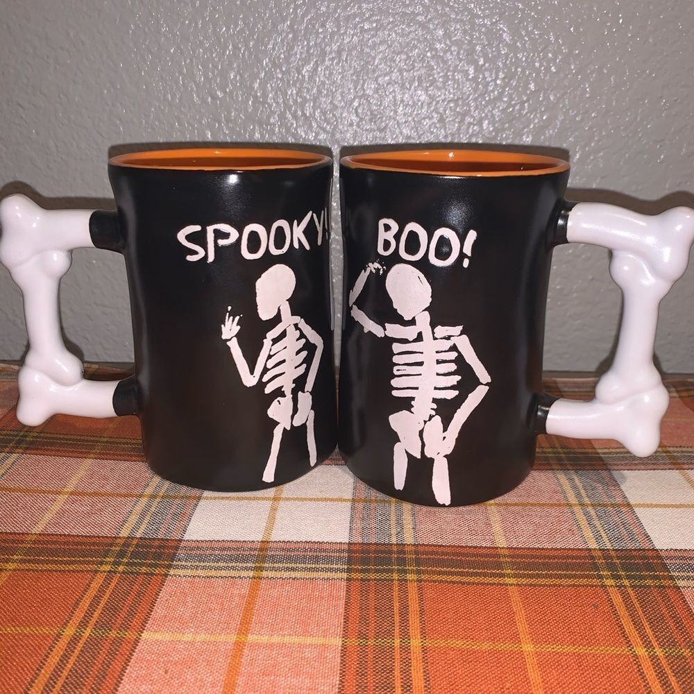 ☠️NWT Halloween Skeleton Bone Two Piece Mug Set☠️